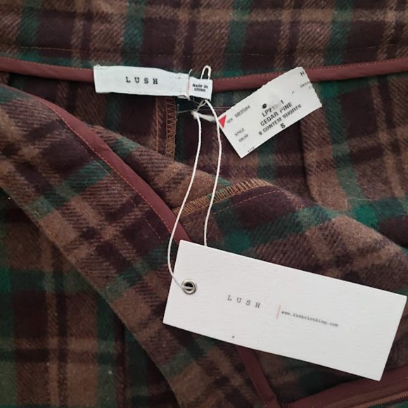 🎁NWT🎁WoolBlend Shorts by Lush Brown and Green Scottish Irish Plaid - Picture 3 of 5
